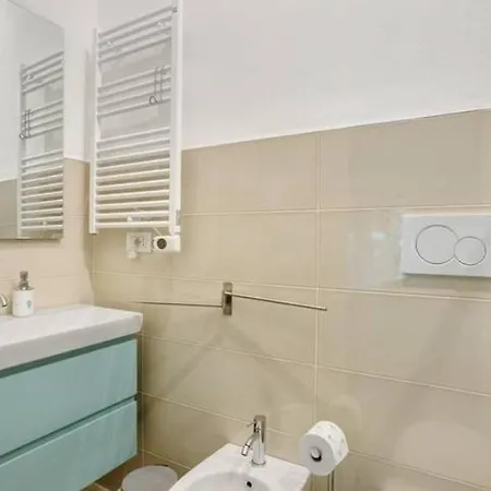 50 M From The Sea And Private Parking Marina di Pietrasanta