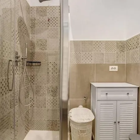 50 M From The Sea And Private Parking Lejlighed