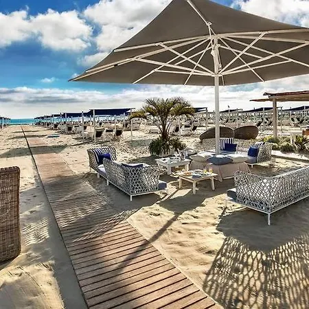 50 M From The Sea And Private Parking *