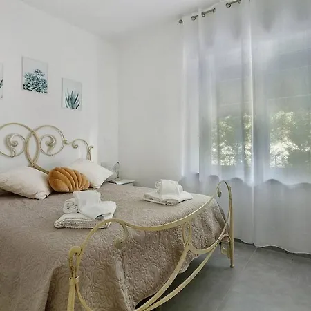 50 M From The Sea And Private Parking *