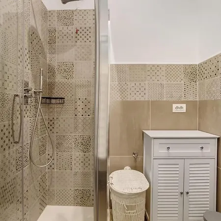 Apartamento Carducci 213 *